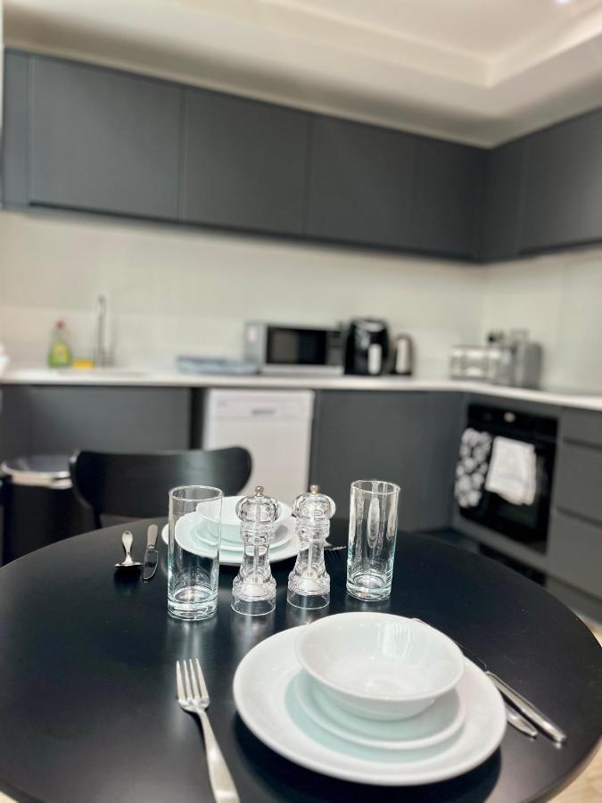 Fully Equipped One Bedroom Apartment Near Old Trafford Stadium! Manchester Extérieur photo